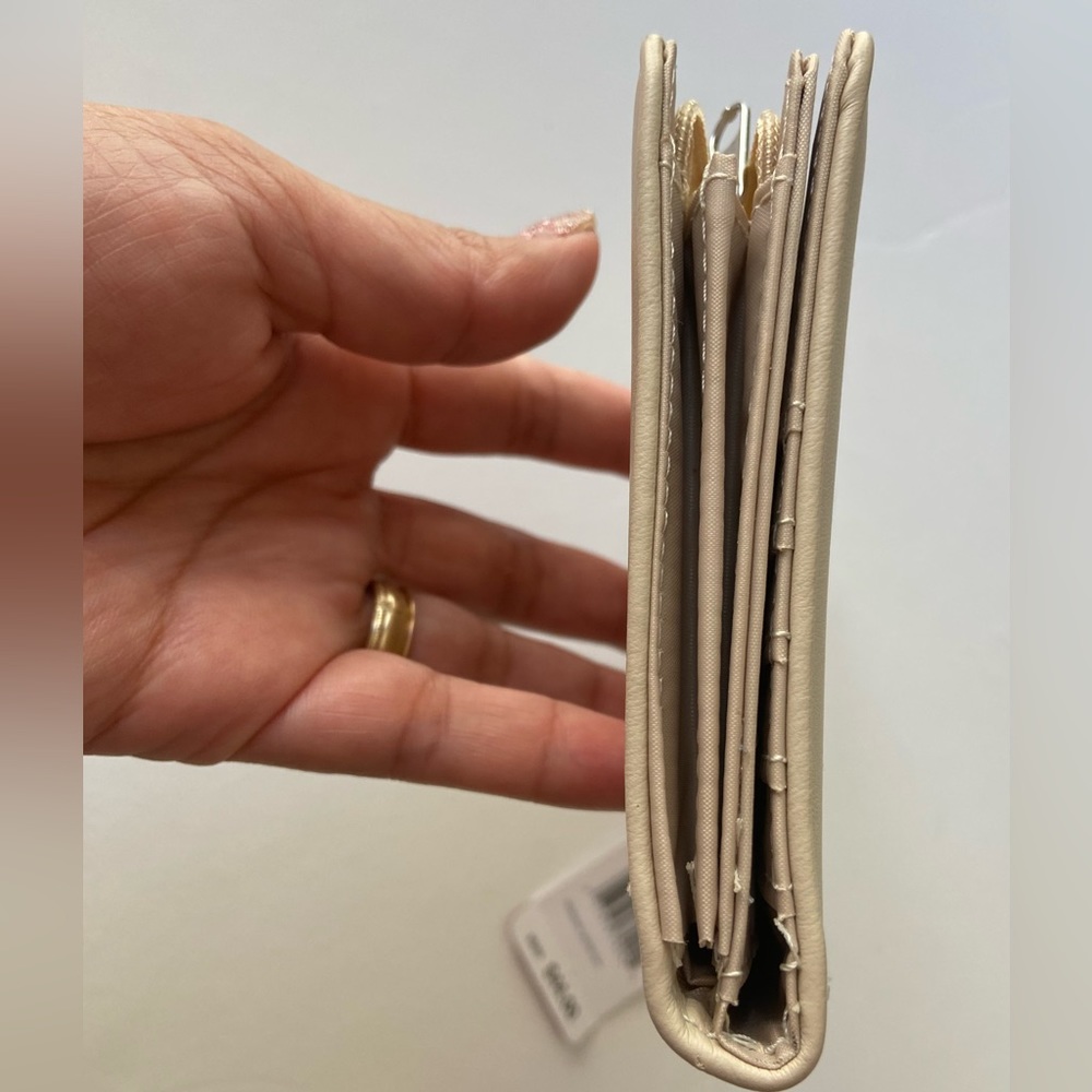 Mundi Wallets | Personal Secretary - Picture 3 of 16